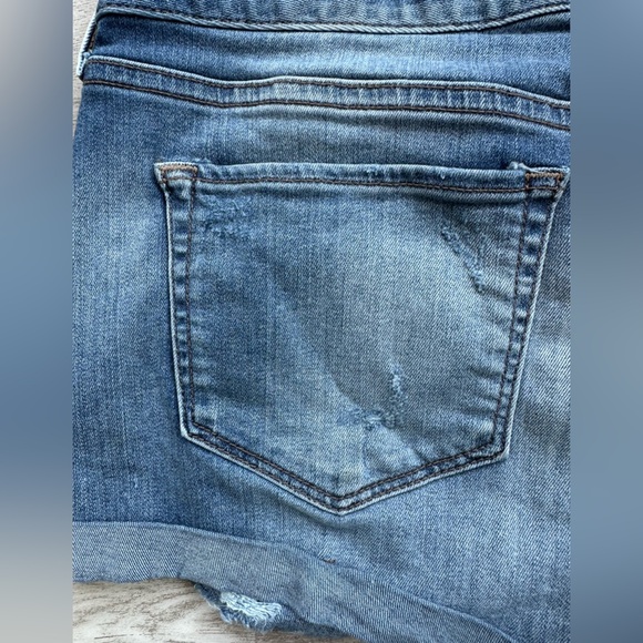 Express Blue Jean Shorts with Distressed Hem size 6 - Picture 10 of 11